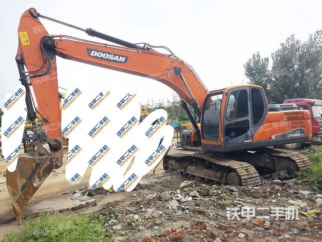 斗山DX215-9C挖掘机