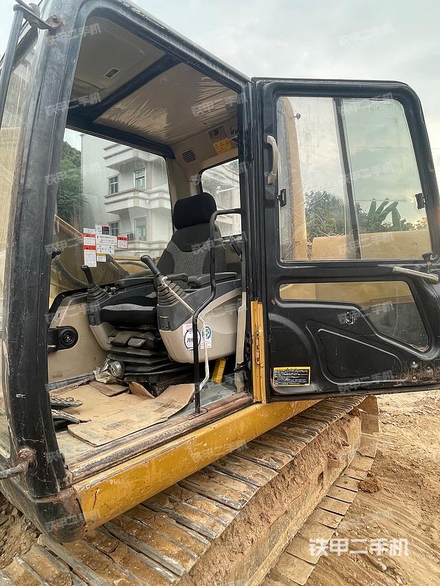 驾驶室整体（整机外观）