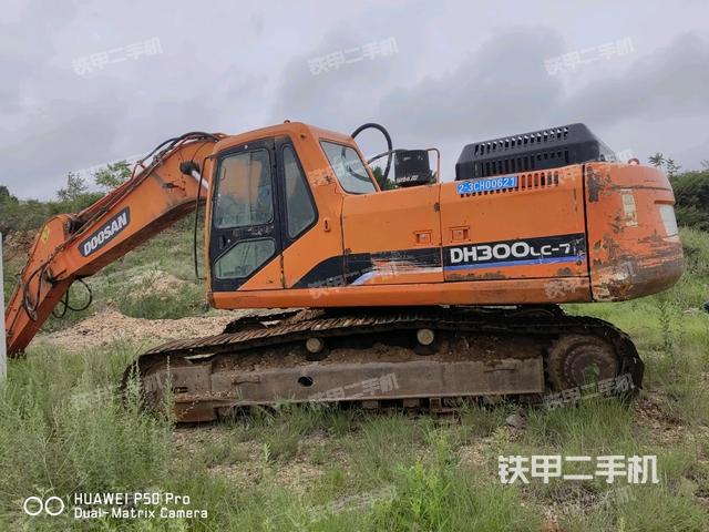 斗山DH300LC-7挖掘机