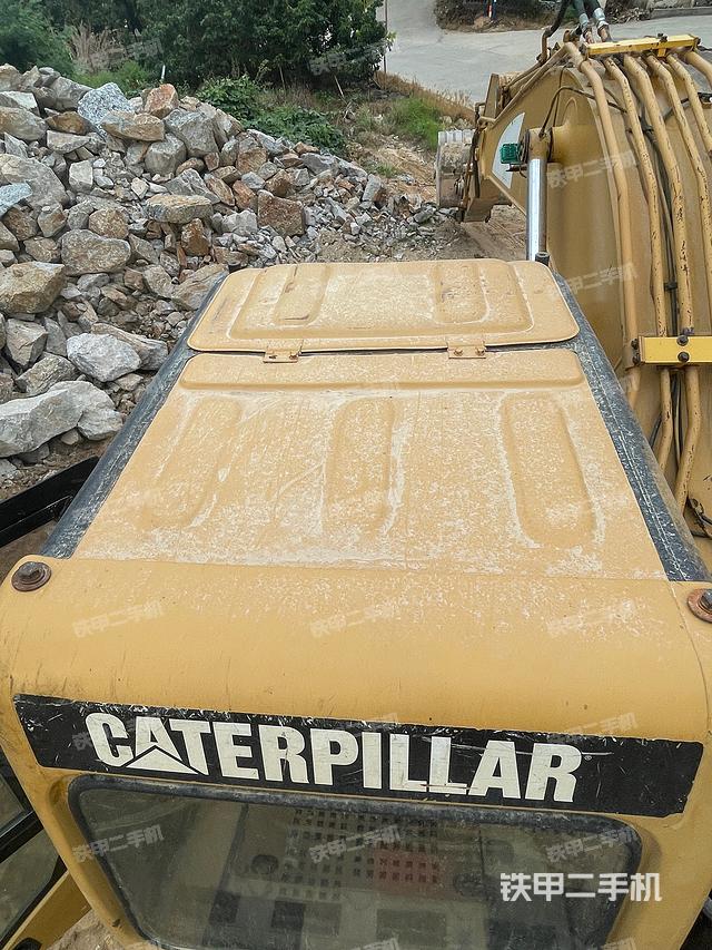 驾驶室顶部（整机外观）