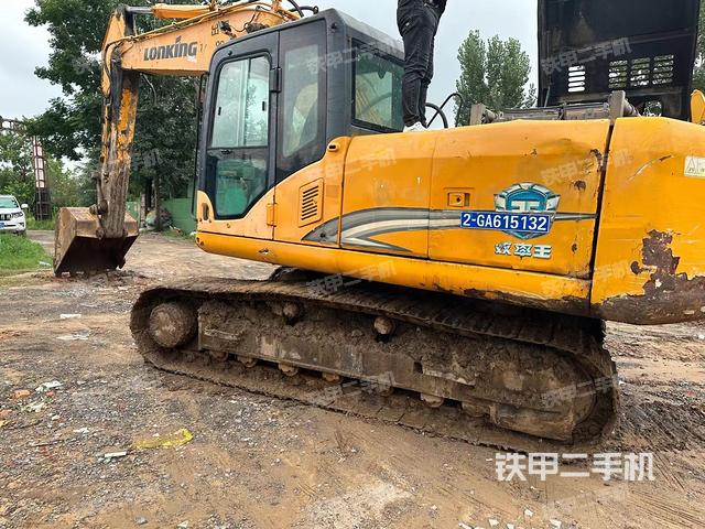 龙工LG6215挖掘机