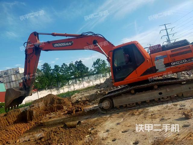 斗山DH220LC-9E挖掘机