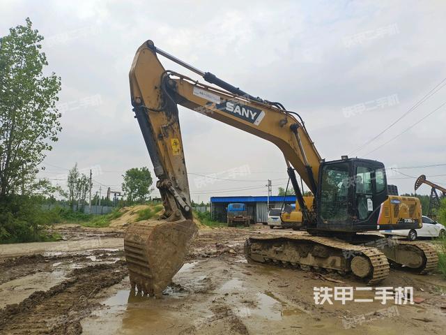 三一重工SY215C挖掘机