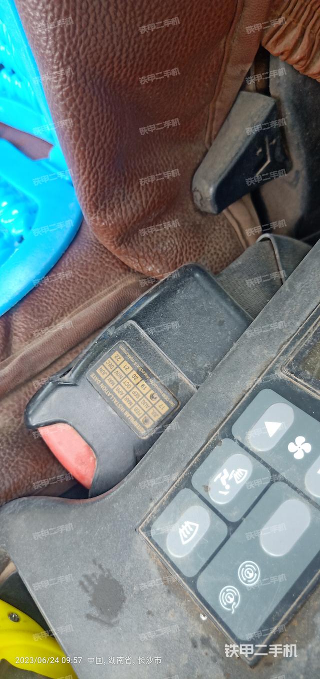 驾驶室整体（整机外观）