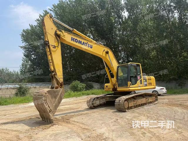小松PC240LC-8M0挖掘机