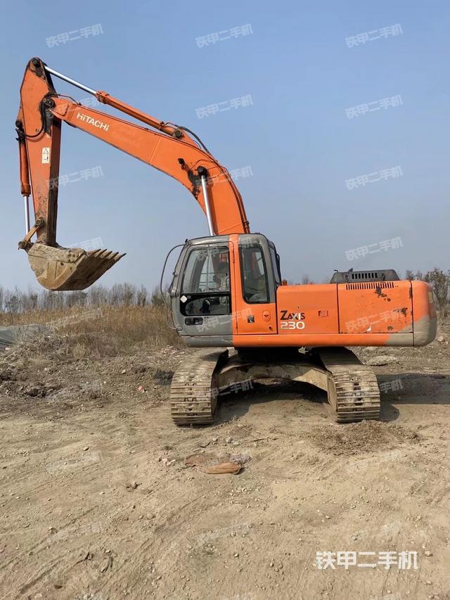 日立ZX230挖掘机