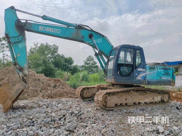 神钢SK210LC-8挖掘机