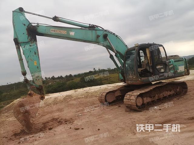神钢SK200-8挖掘机