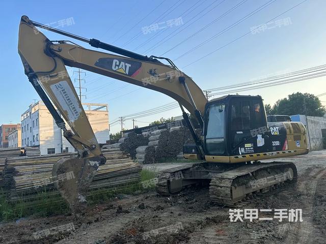 卡特彼勒320D2GC挖掘机