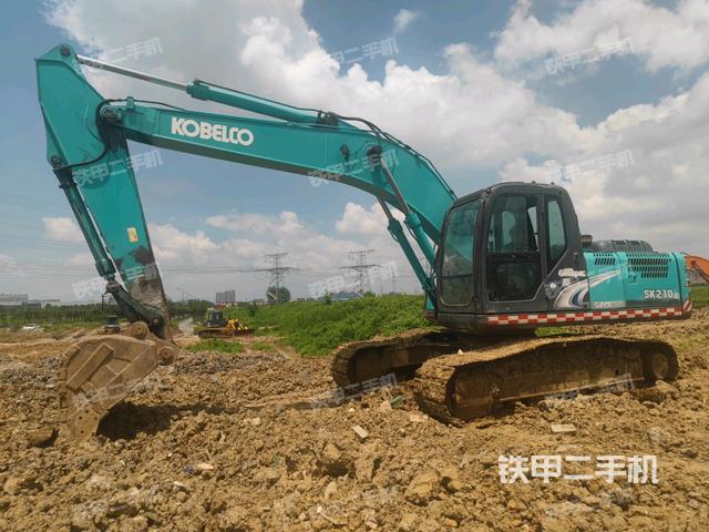 神钢SK210LC-8挖掘机