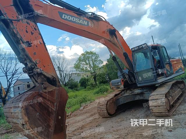 斗山DX380LC-9C挖掘机