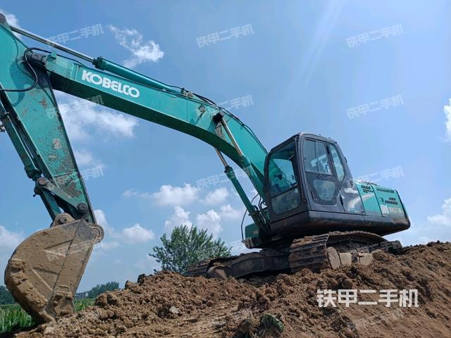 神钢SK210LC-8挖掘机