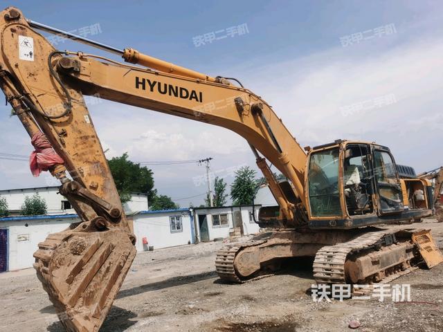 现代R335LC-9T挖掘机
