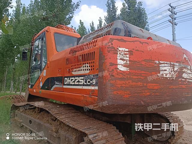 斗山DH225LC-9挖掘机