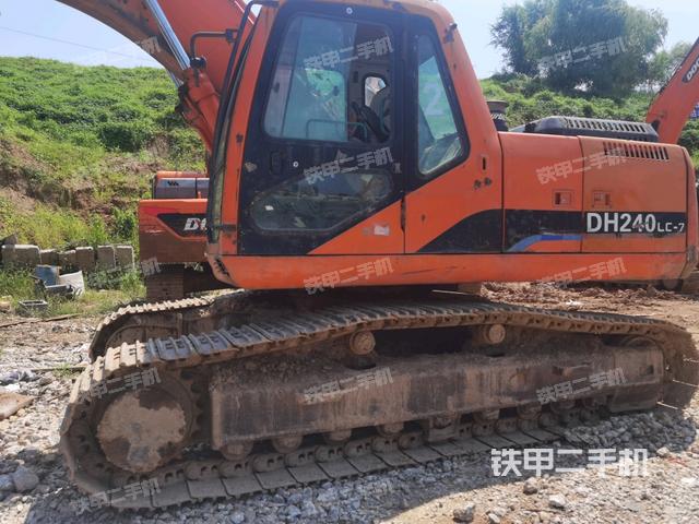 斗山DH225LC-7挖掘机