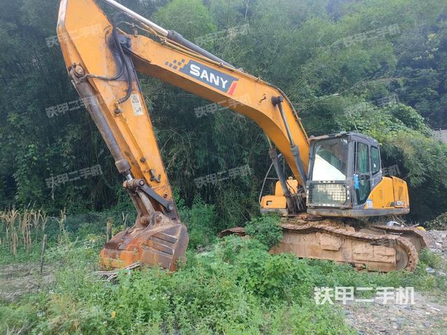 三一重工SY215C挖掘机