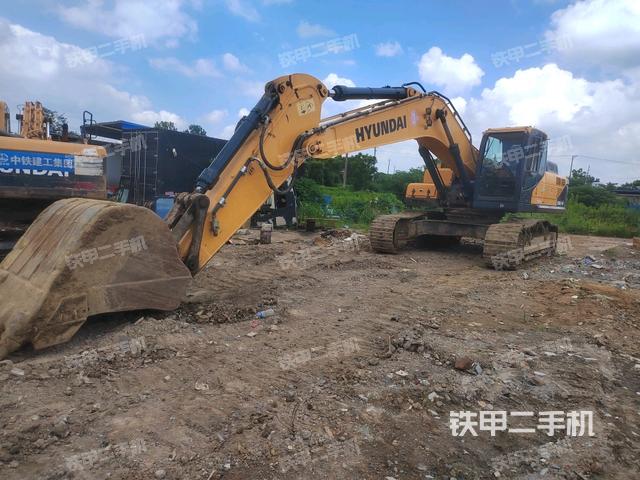 现代R350LVS挖掘机