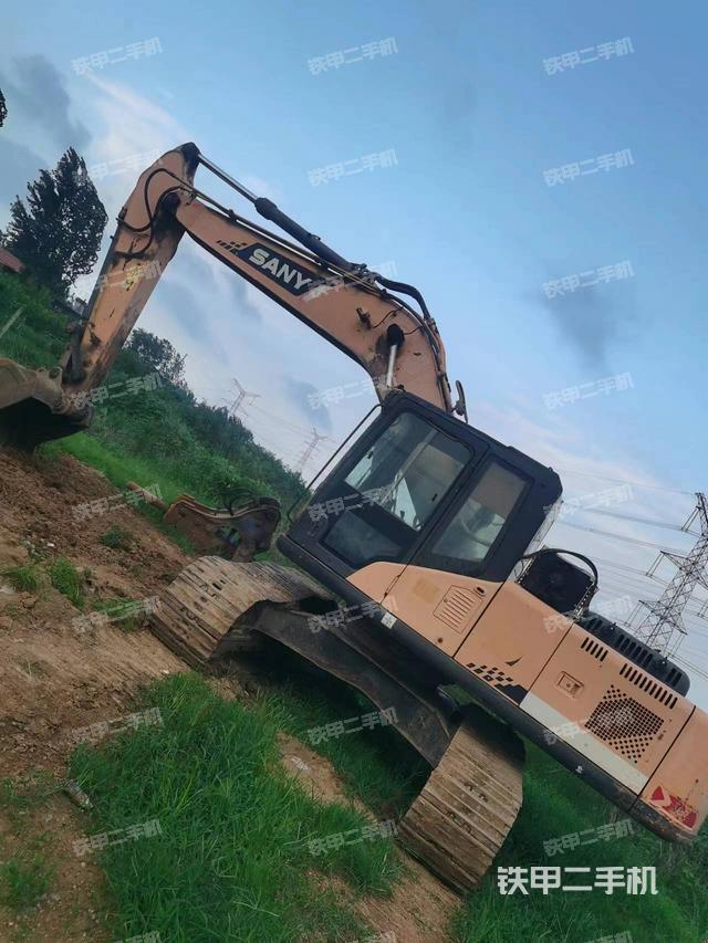 三一重工SY215C挖掘机