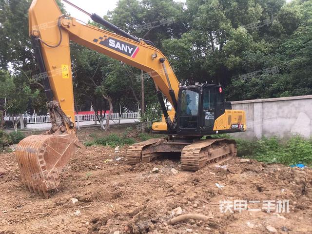 三一重工SY200C挖掘机