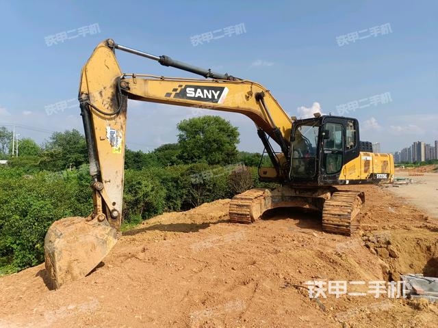 三一重工SY215C挖掘机