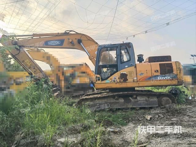 雷沃重工FR210挖掘机