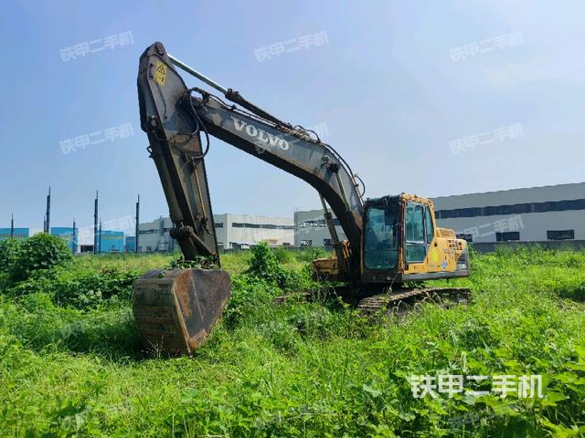 沃尔沃EC210BLC挖掘机