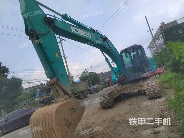 神钢SK210LC-10挖掘机