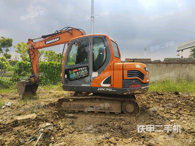 斗山DX75-9C挖掘机