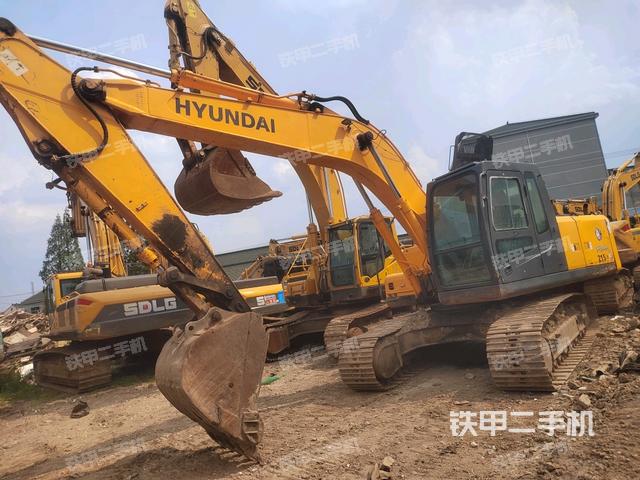 现代R215-7挖掘机