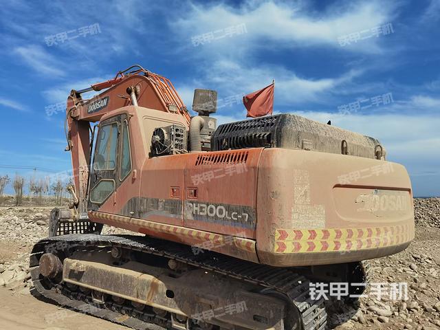斗山DH300LC-7挖掘机