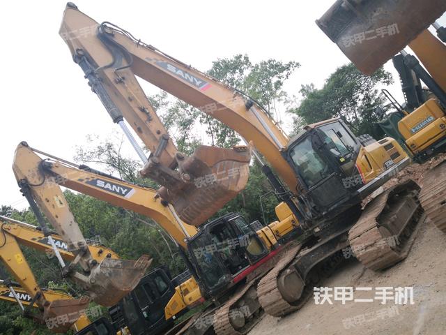 三一重工SY305H挖掘机