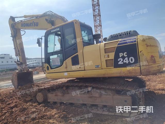 小松PC200-8M0挖掘机