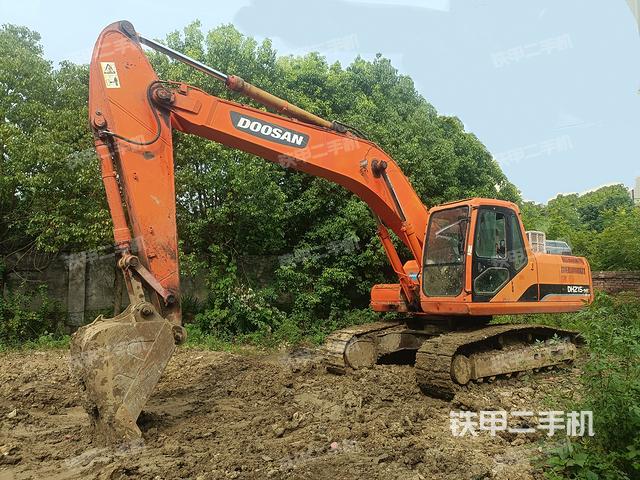 斗山DH215-9E挖掘机