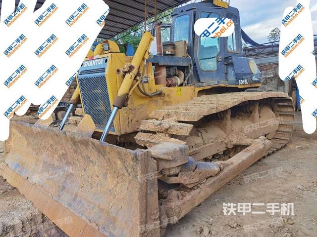 山推SD16L湿地型推土机