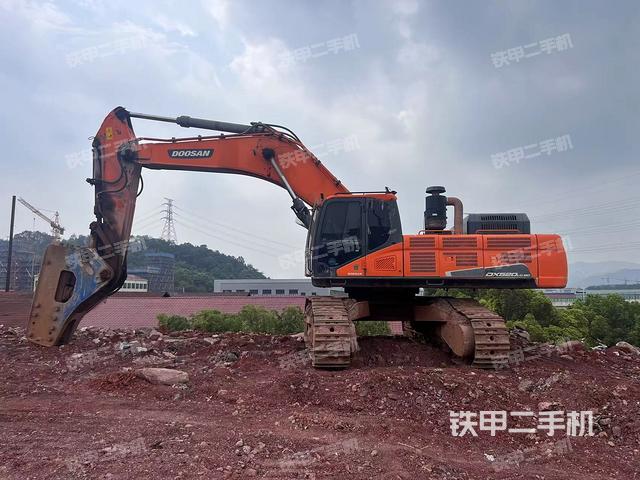 斗山DX520LC-9C挖掘机