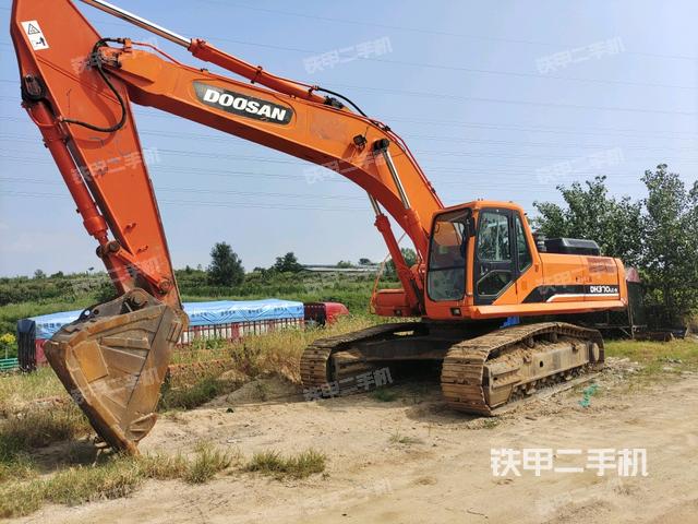 斗山DH370LC-9挖掘机
