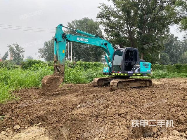 神钢SK130-8挖掘机