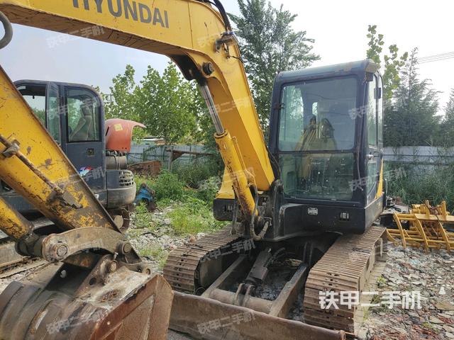 现代R60-7挖掘机