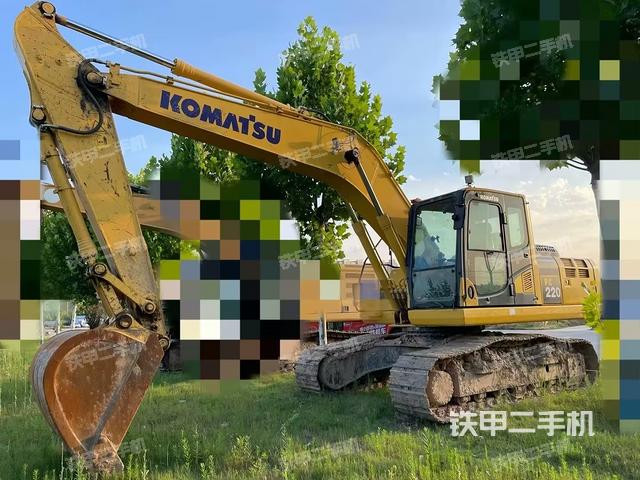 小松PC215-10M0挖掘机