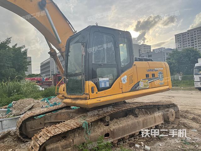 龙工LG6225H挖掘机