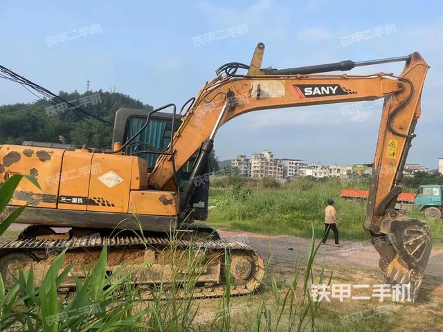 三一重工SY135C挖掘机