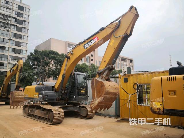 徐工XE200DA挖掘机