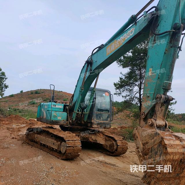 神钢SK210LC-8挖掘机