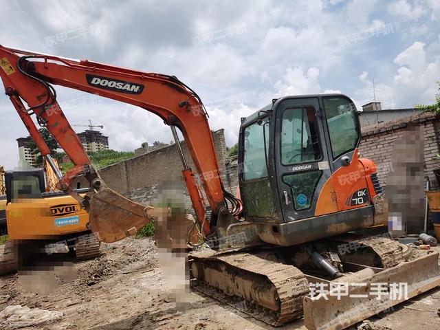 斗山DX60-9挖掘机