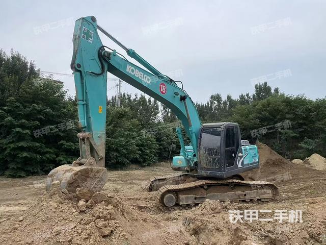 神钢SK210LC-8挖掘机