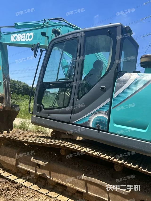 駕駛室正側(cè)（駕駛室部分）