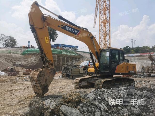 三一重工SY200C挖掘机