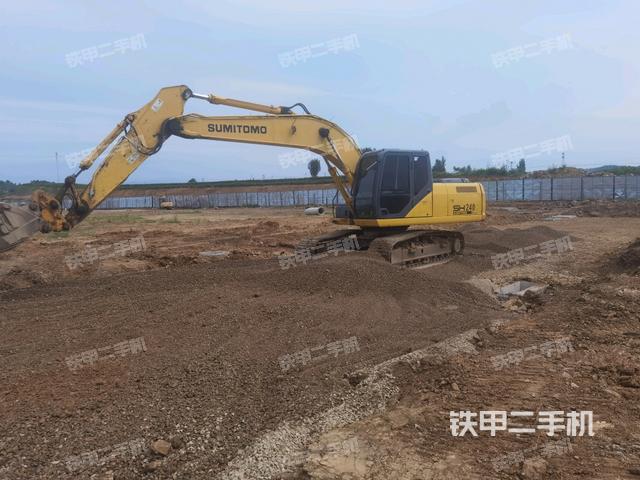 住友SH210-5挖掘机