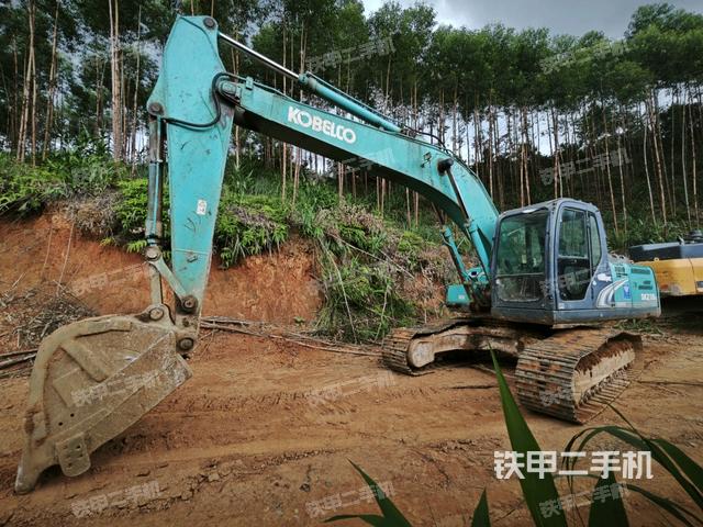 神钢SK210LC-8挖掘机