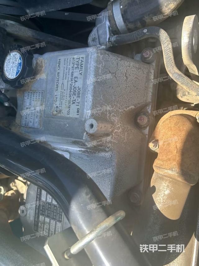 氣門室蓋螺絲特寫（上車部件）